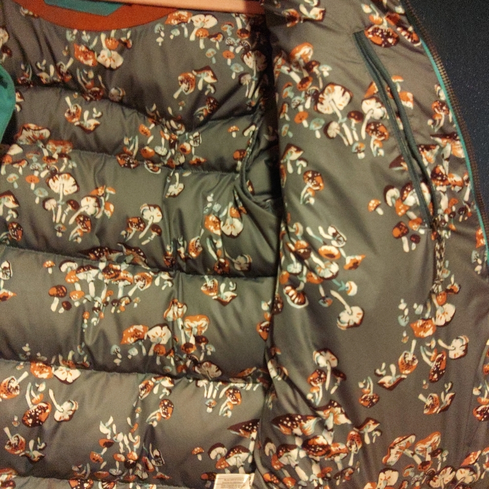 Green and Brown Patagonia Western Puffer Jacket Down Fill - Picture 8 of 13
